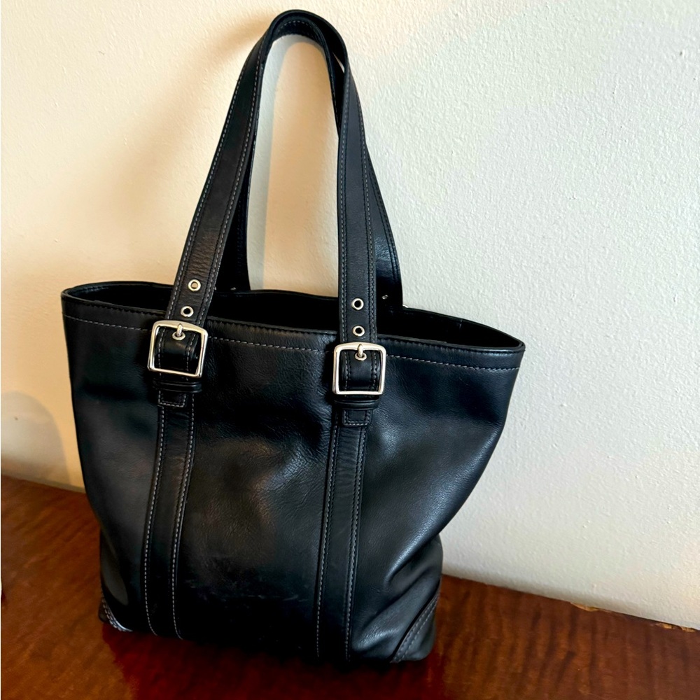 Coach black Hampton smooth leather tote.